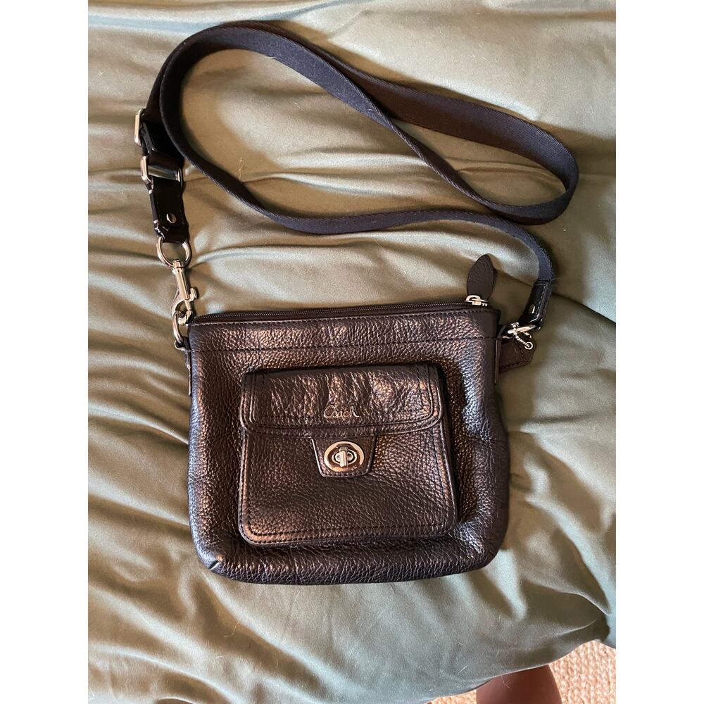 Coach Swingpack Black Pebbled Leather Crossbody Purse